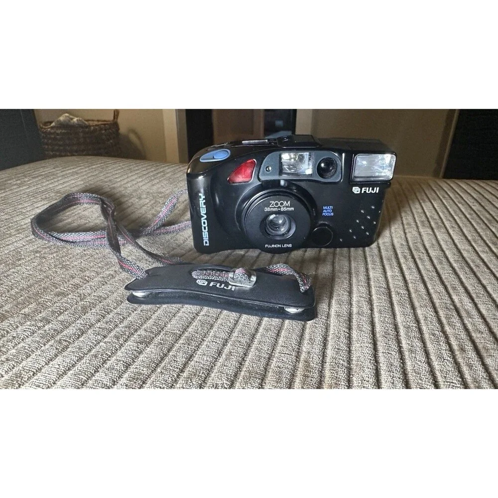 Fuji Discovery 900 Zoom Plus Camera 38-85mm Drop in Loading Pre Winding